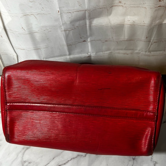 GUC Louis Vuitton Red Epi Speedy 30 Handbag - Picture 15 of 16